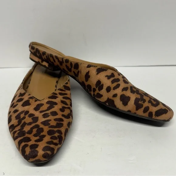 Banana Republic Flats Low Heel Cheetah Print Mules Slide On Shoes Women’s Size 6 - Picture 4 of 11